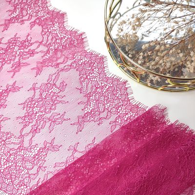 Fuchsia pink Chantilly lace with eyelash edge – 20 cm wide, non-stretch

