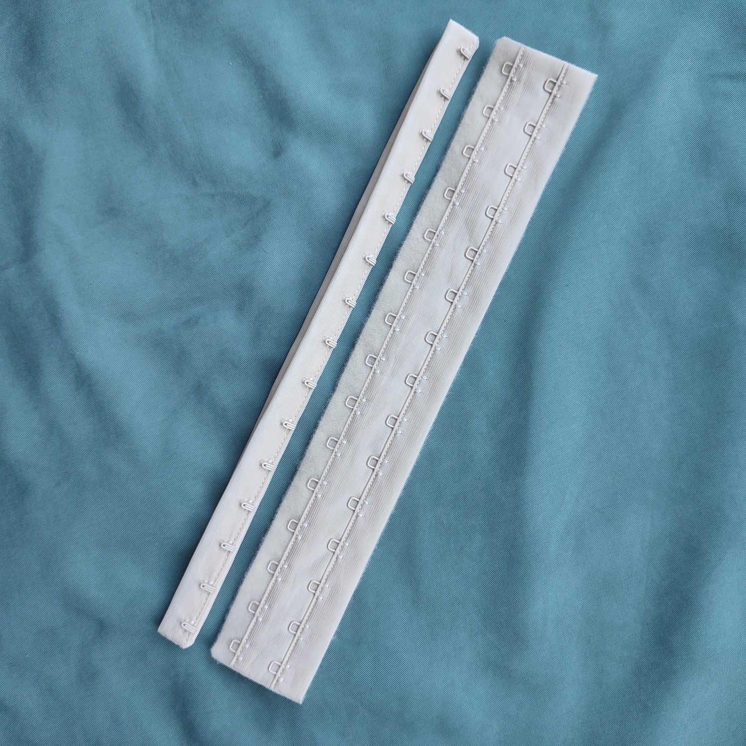 Beige hook and eye bra closure, 26cm (10.2") long