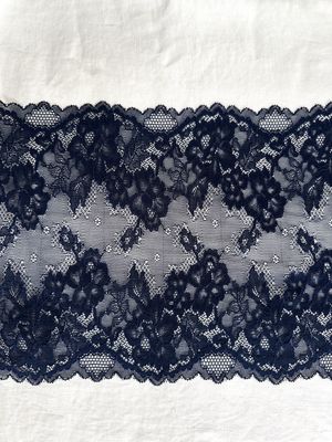 Dentelle extensible florale bleu nuit