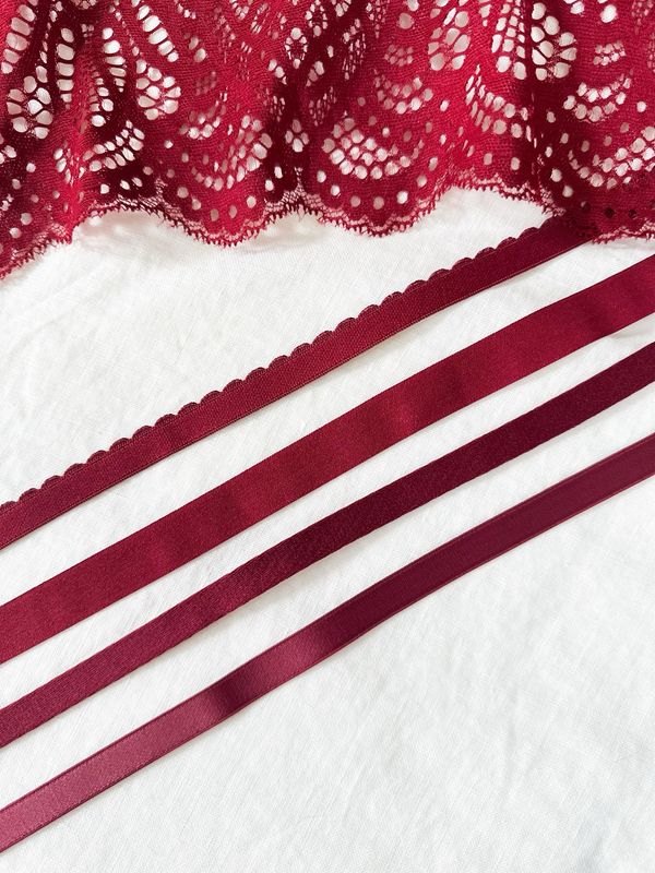 Bordeaux lingerie elastics