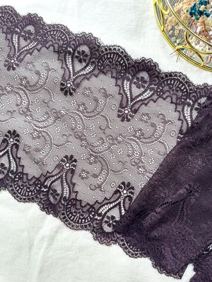 Pizzo elasticizzato color cioccolato e lilla 