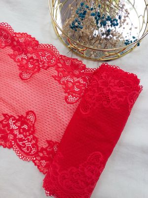 Leuchtend rote Stretch-Spitze – weich und elastisch