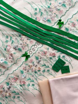 Grüner Garten Dessous-Nähset Materialien