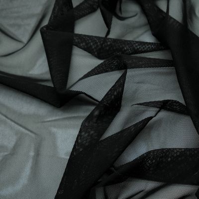Tulle in rete elastica nera di Lauma, largo 150cm (59.1")