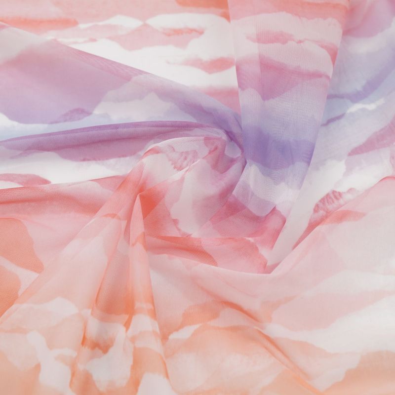 Printed stretch mesh with a pattern