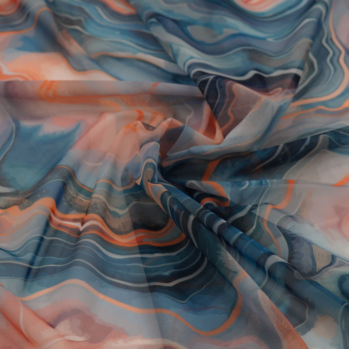 Printed stretch mesh with a pattern