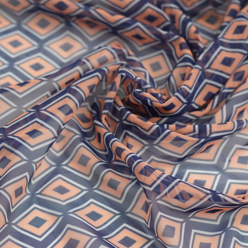 Printed stretch mesh with a pattern