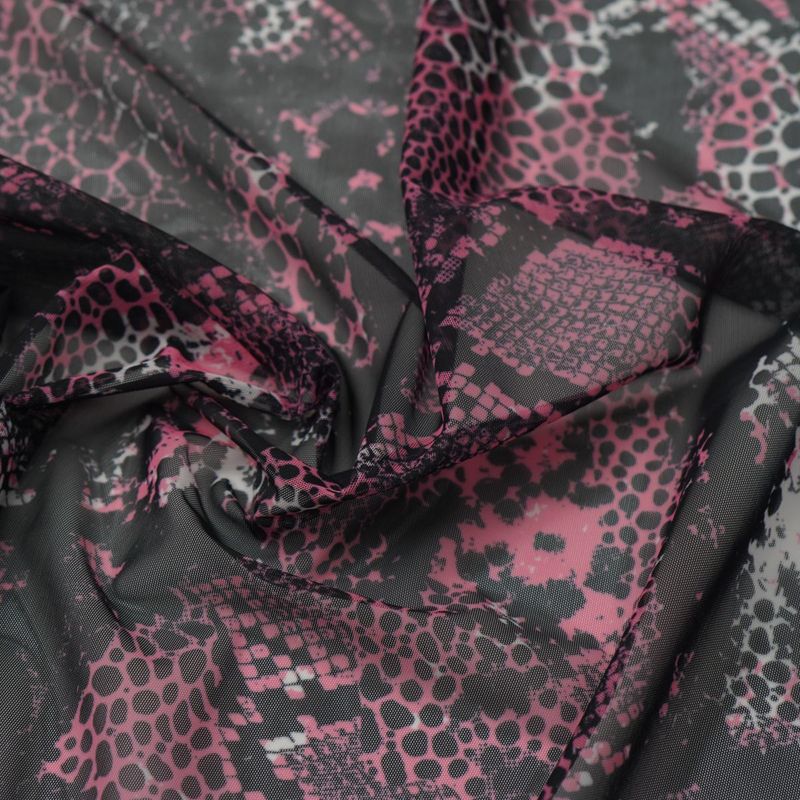 Printed stretch mesh with a pattern
