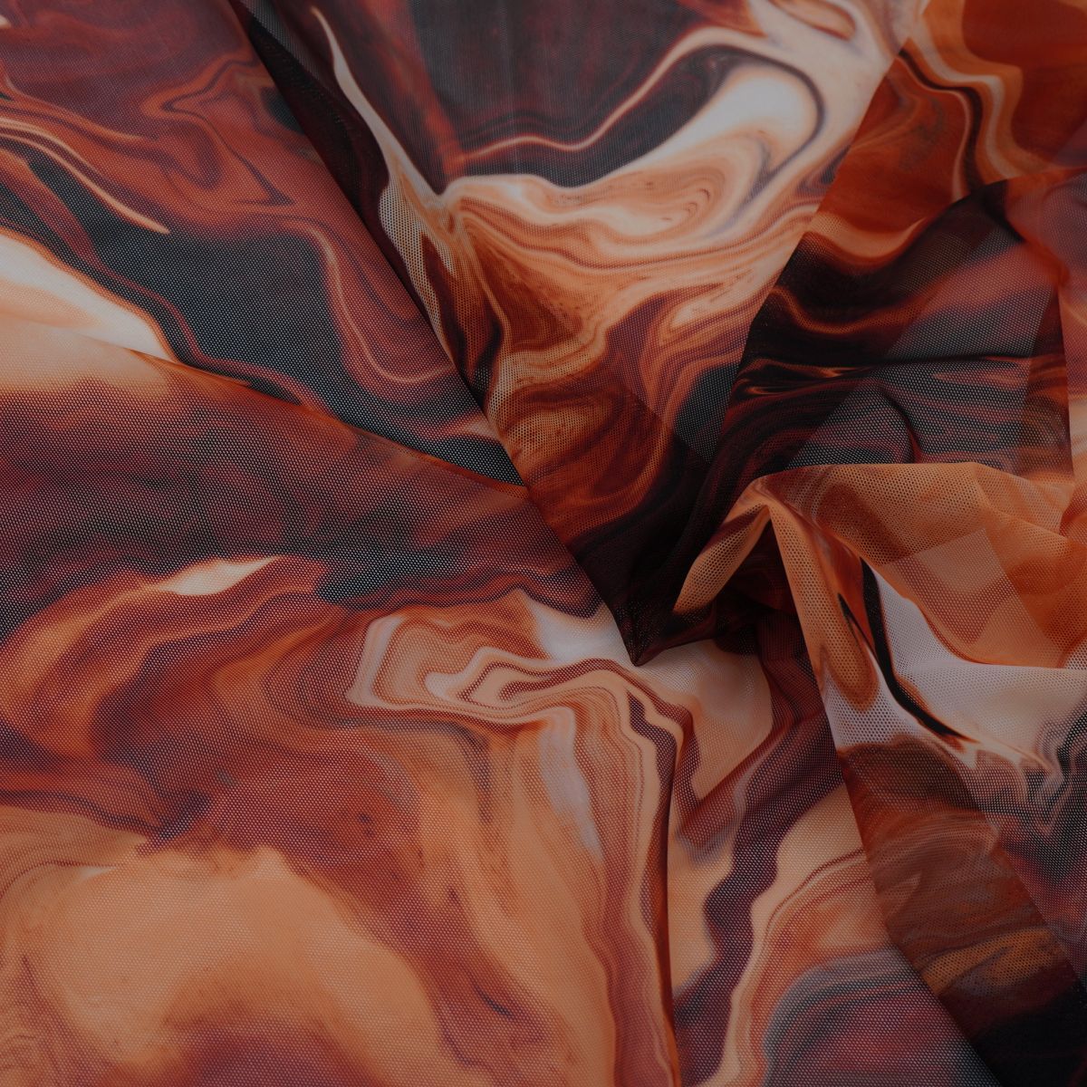 Printed stretch mesh with a pattern