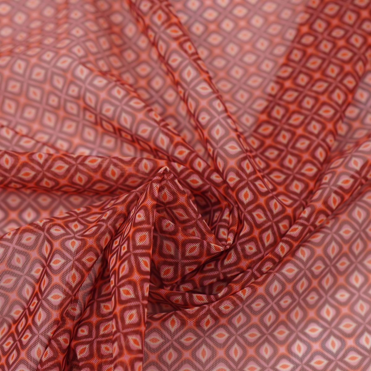 Printed stretch mesh with a pattern