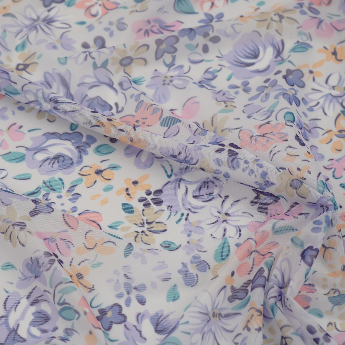 Printed stretch mesh with a pattern