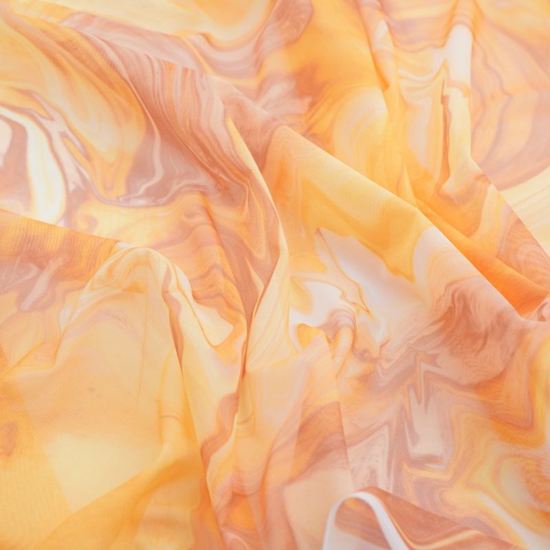 Printed stretch mesh with a pattern