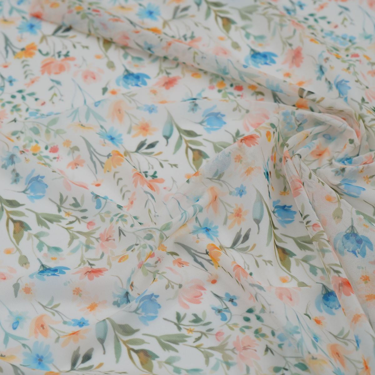 Printed stretch mesh with a pattern