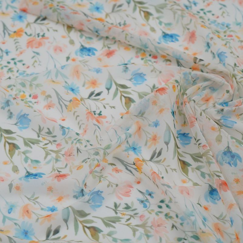 Printed stretch mesh with a pattern