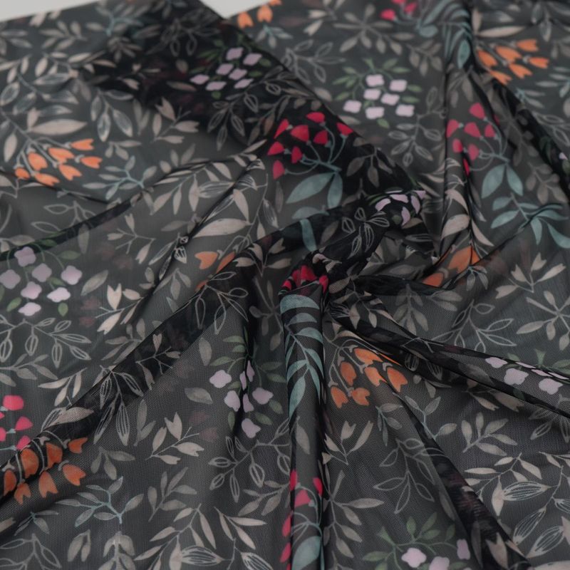 Printed stretch mesh with a pattern