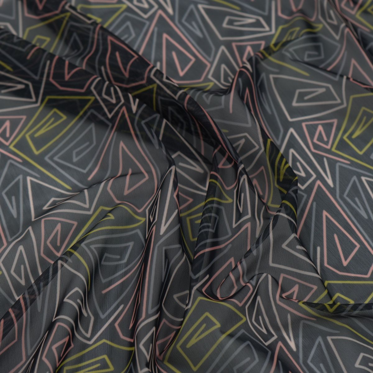 Printed stretch mesh with a pattern
