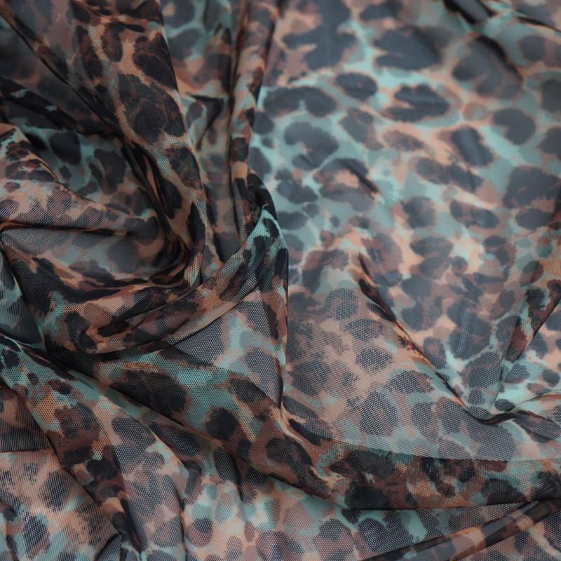 Printed stretch mesh with a pattern