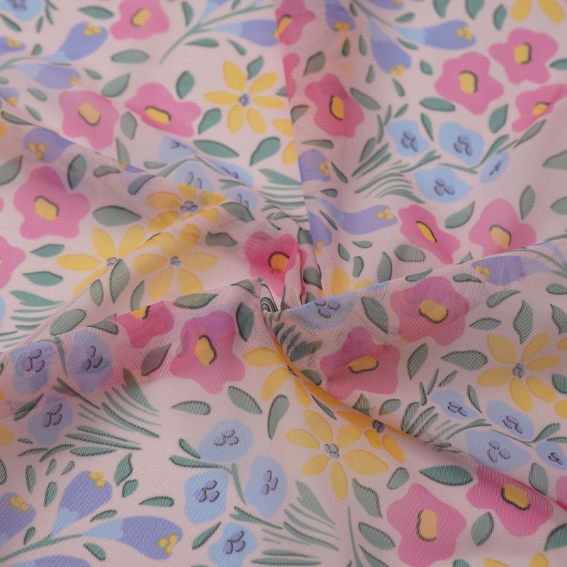 Printed stretch mesh with a pattern