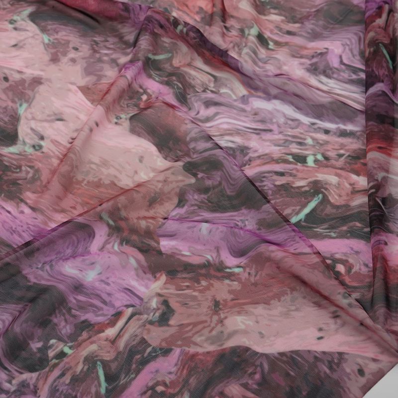 Printed stretch mesh with a pattern