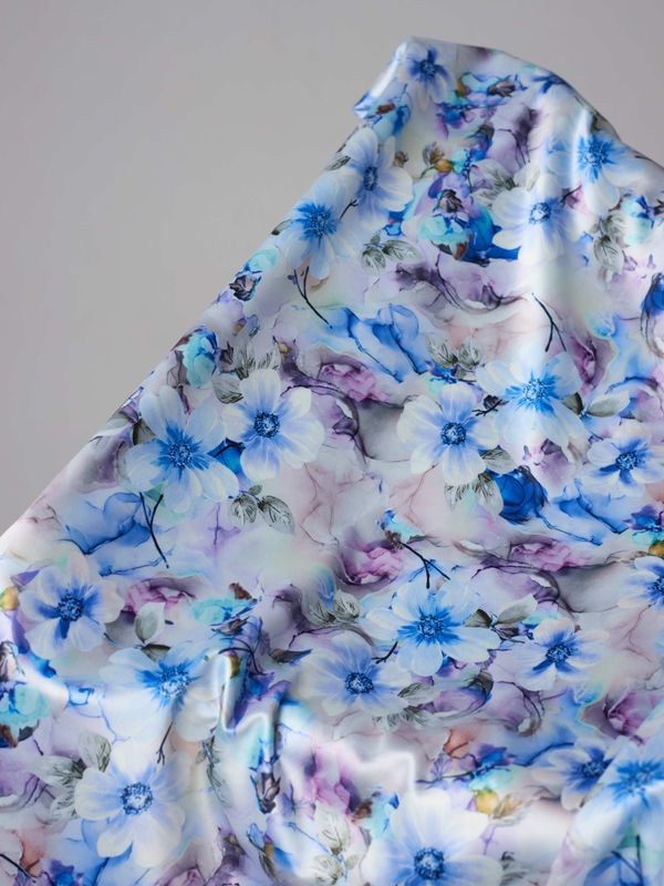 Stretch satin for lingerie