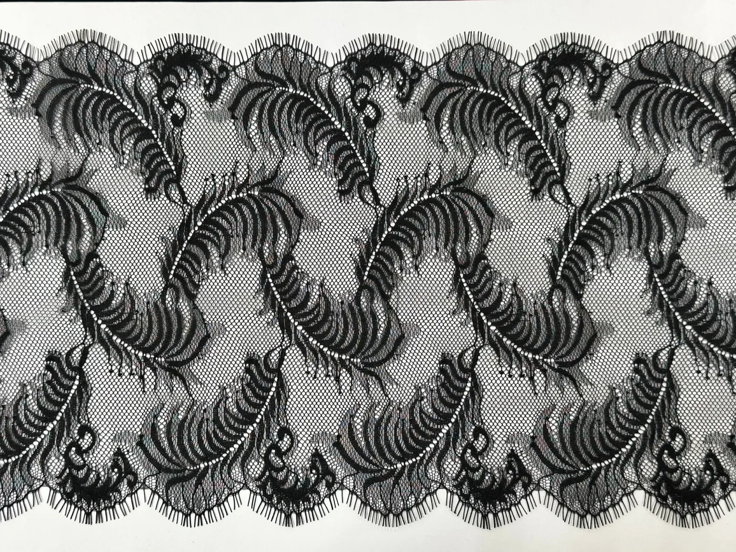 Feather Eyelash Lace 290 см