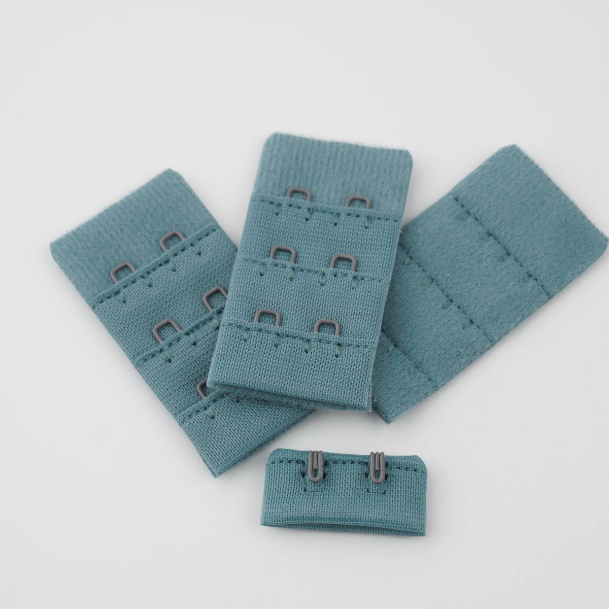 Textile bra hook and eye closure 2×3 28mm Arctic