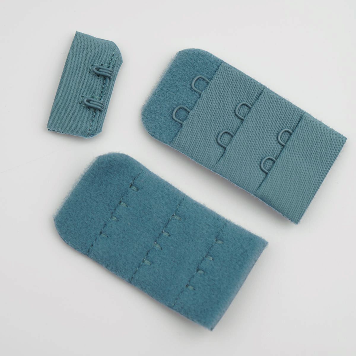 Textile bra hook and eye closure 2×3 30mm Arctic