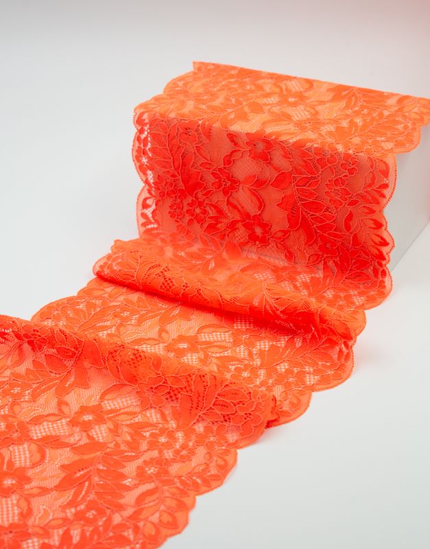 pizzo stretch mandarino con motivo floreale cordonato e bordi smerlati