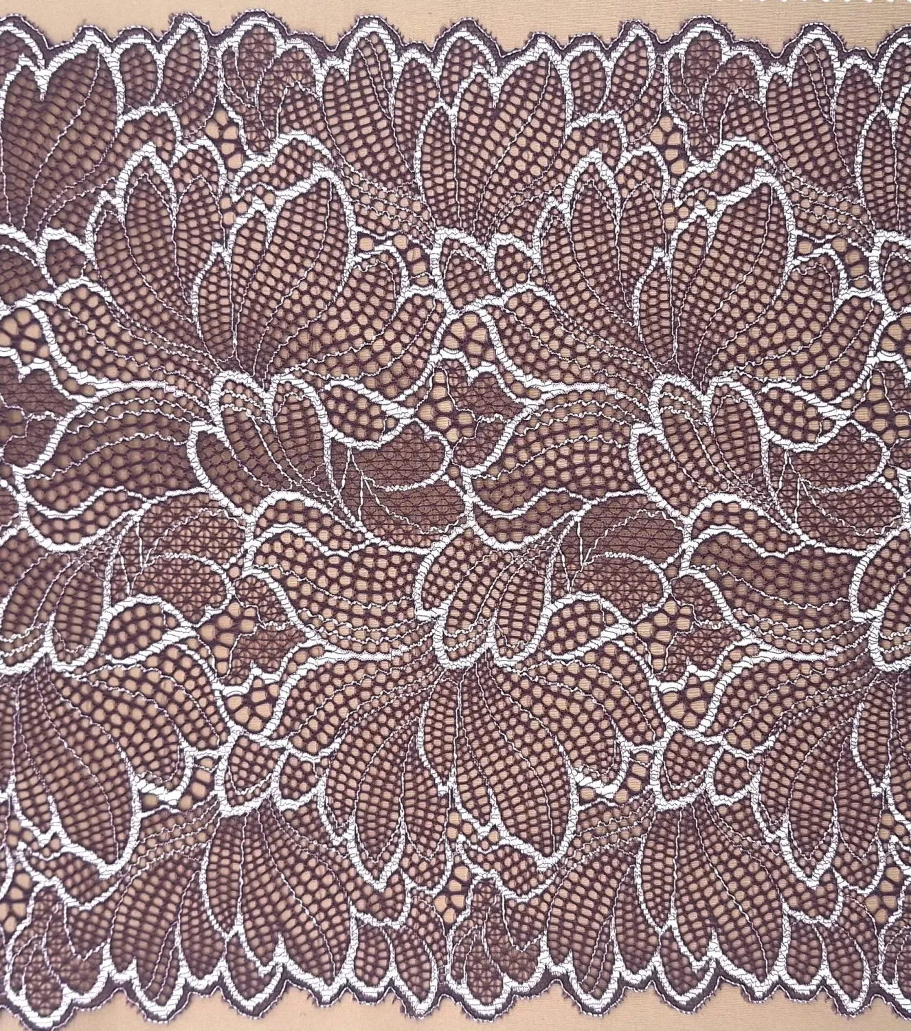 crocus stretch lace with floral pattern and scalloped edges