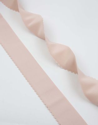 Scalloped Decorative Elastic Lauma Silver Peony (168) 50 mm