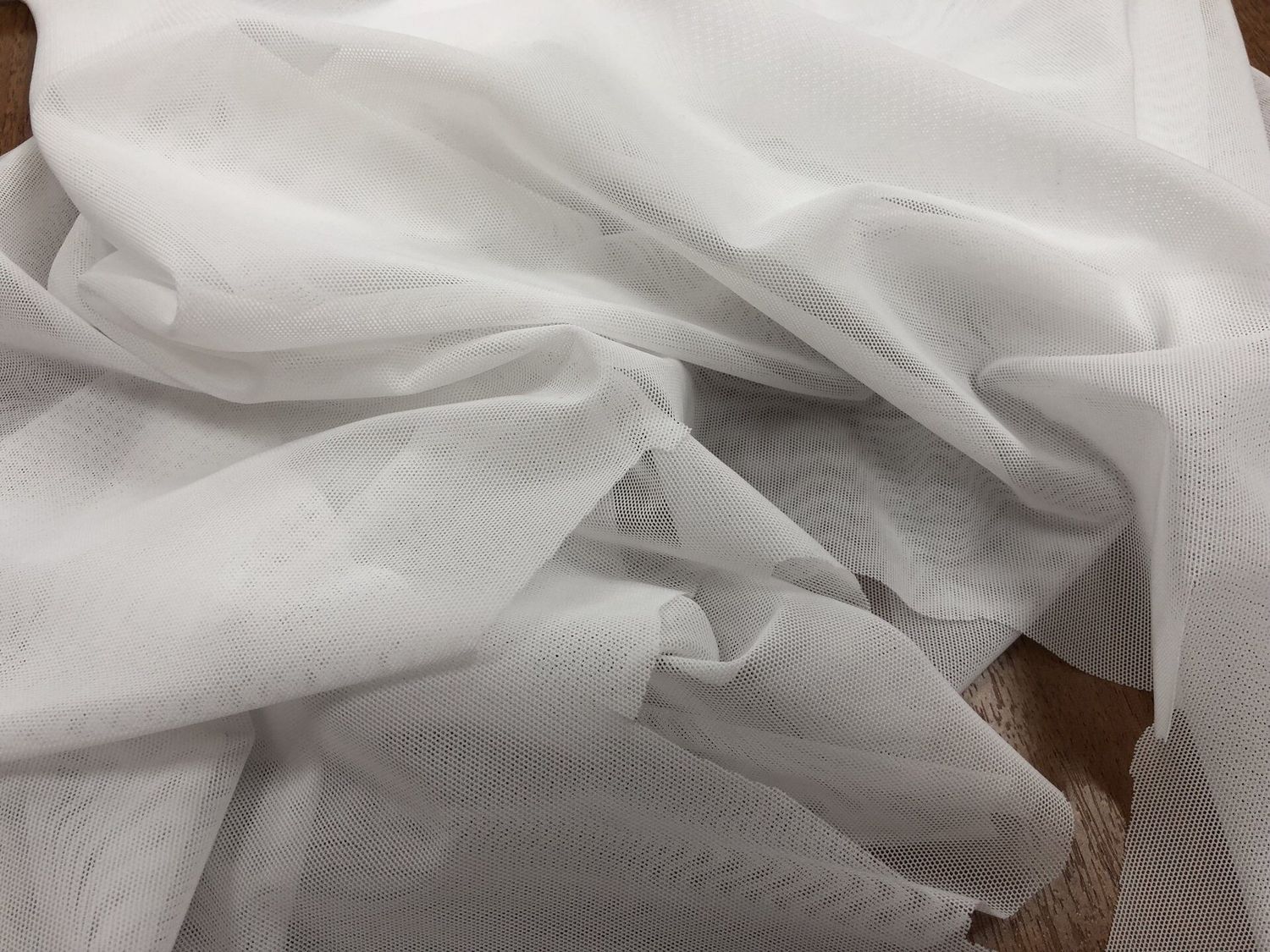 Elastic mesh white 1meter
