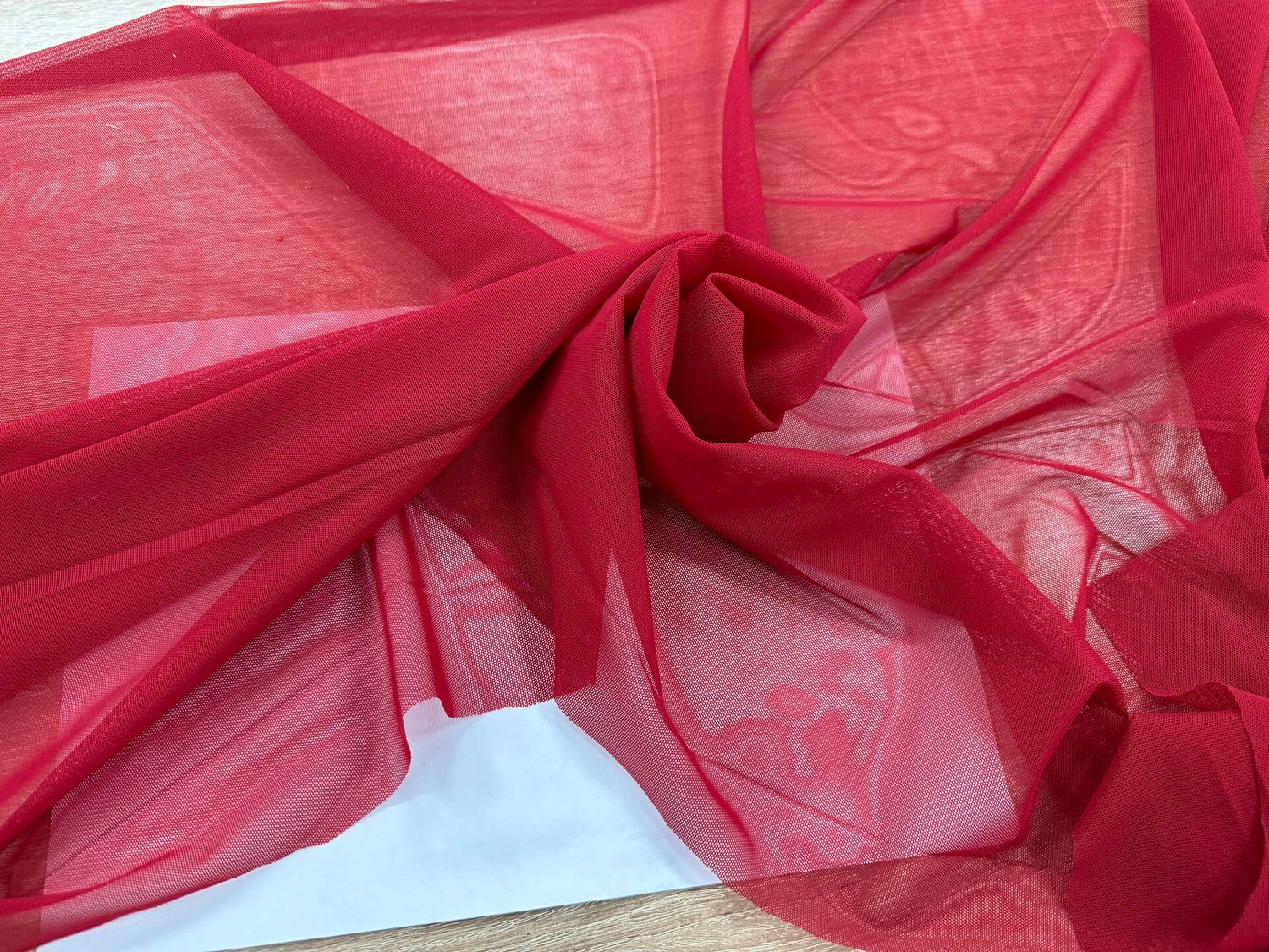Elastic mesh dark red 1 meter