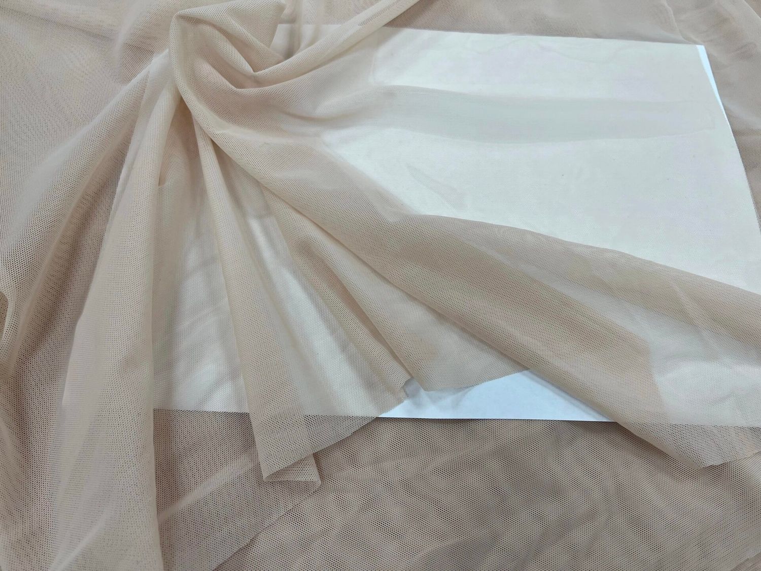 Elastic mesh silver peony 1meter