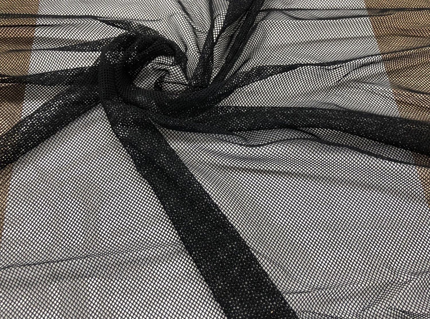 Elastic mesh black large cell 1 meter
