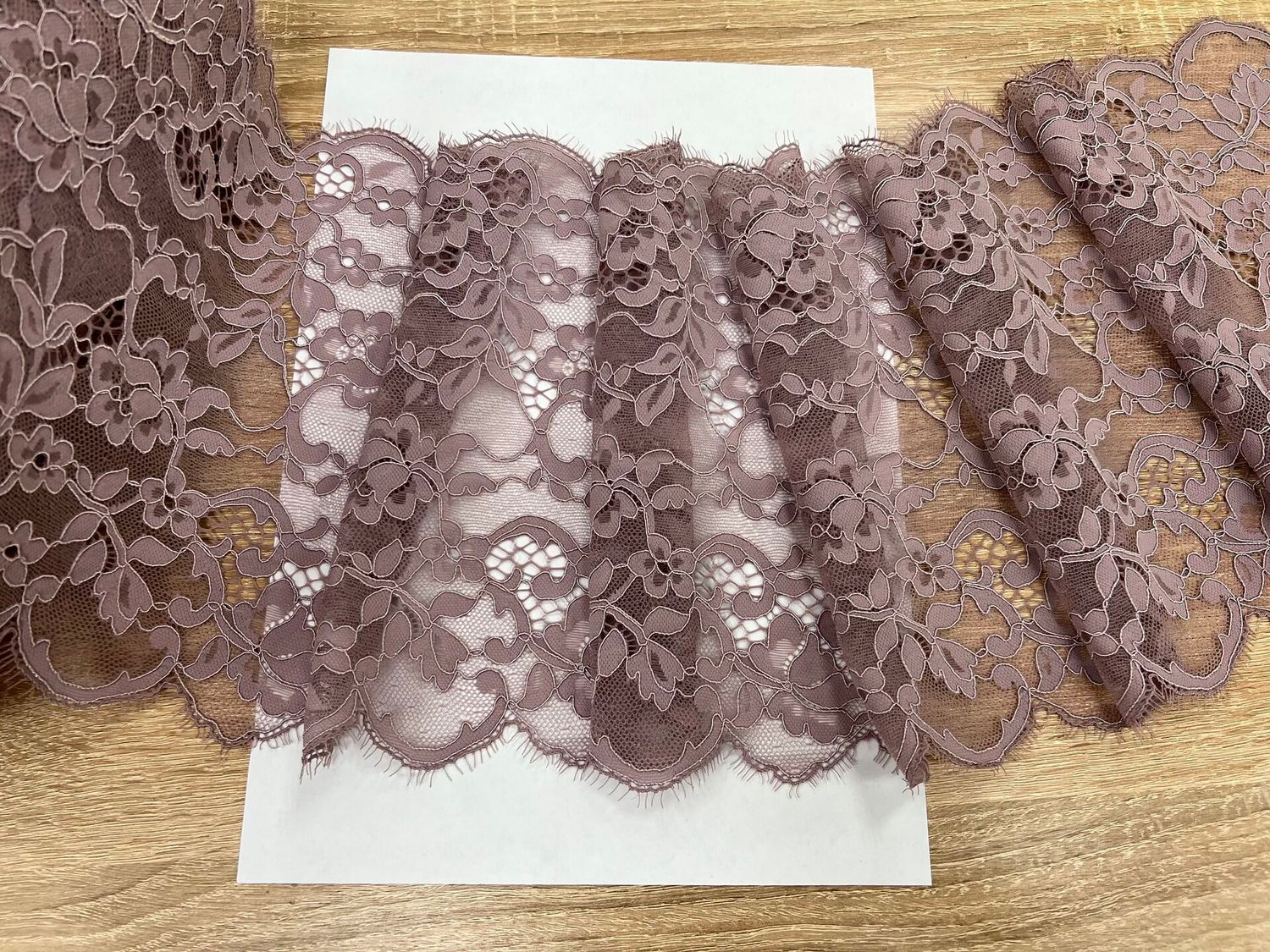 Chantilly lace (elastic) NV-9083 lilac LN