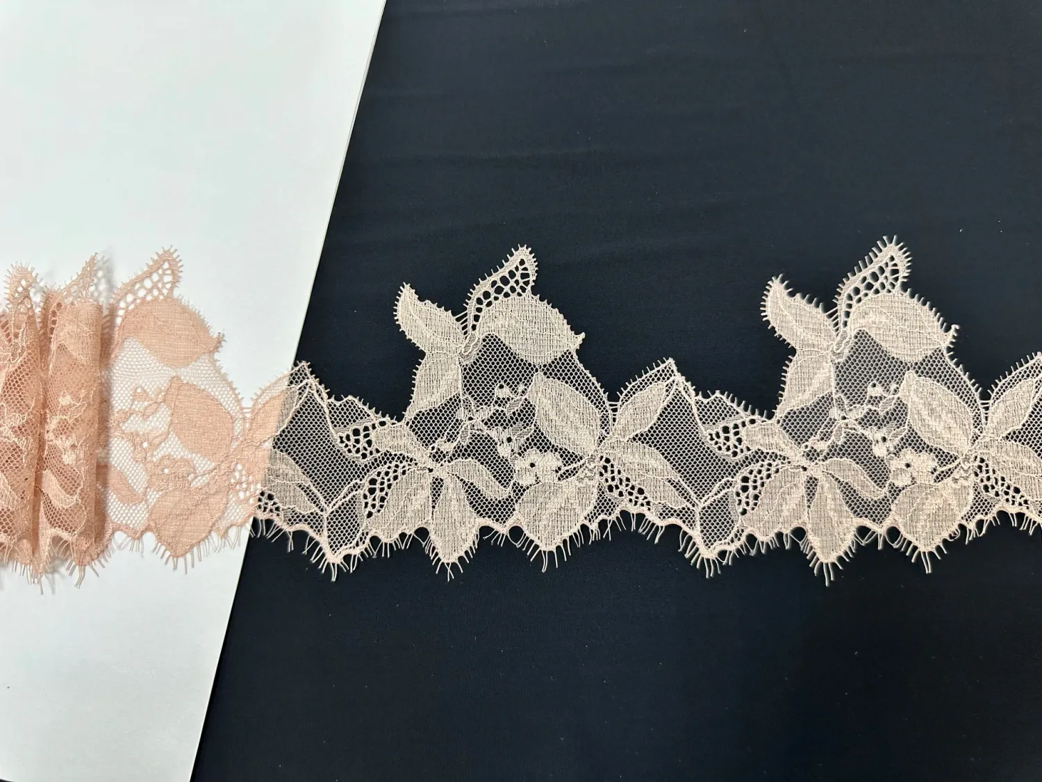 Chantilly lace Stretch soft rose