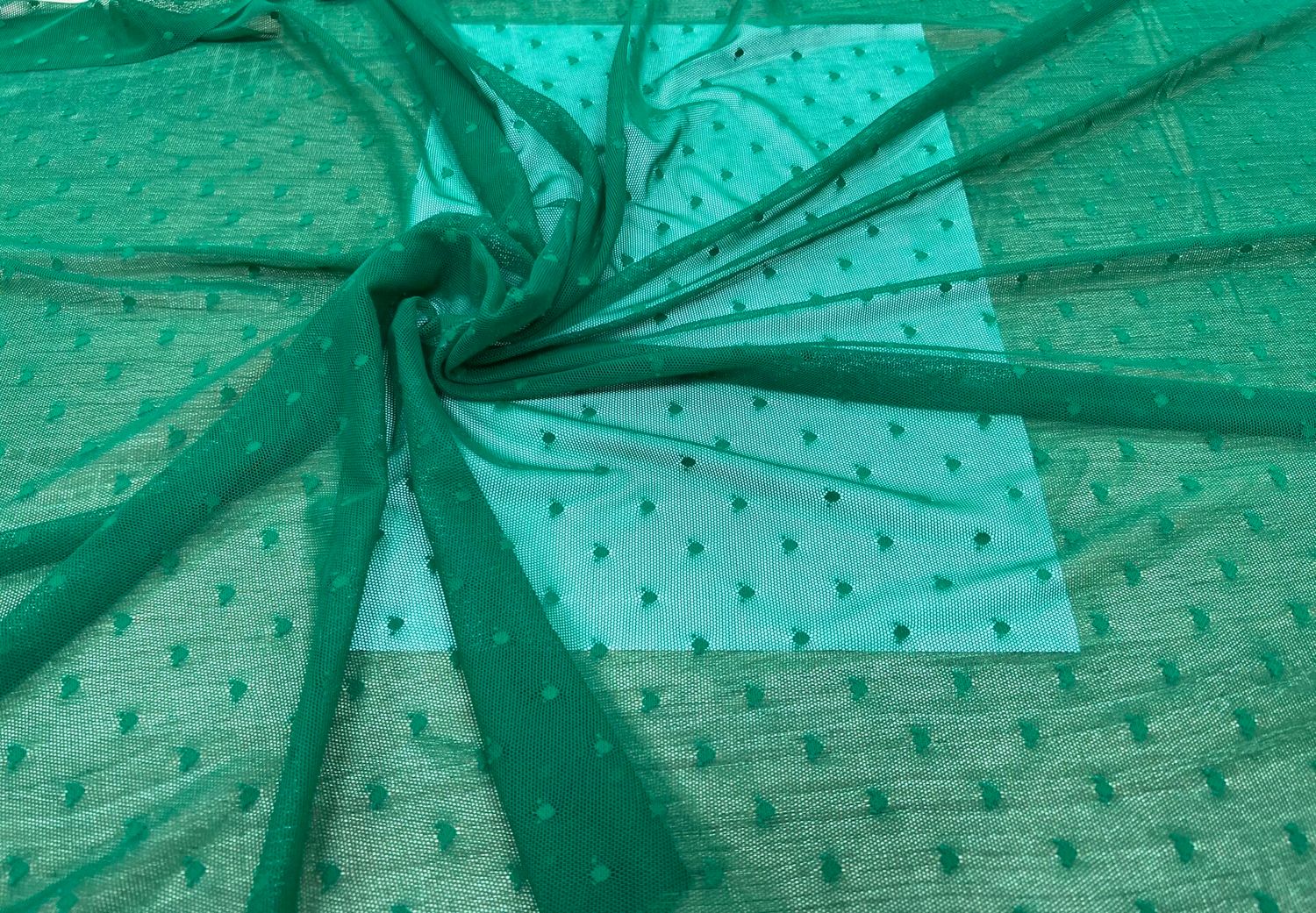 Elastic polka dot mesh green 1 meter