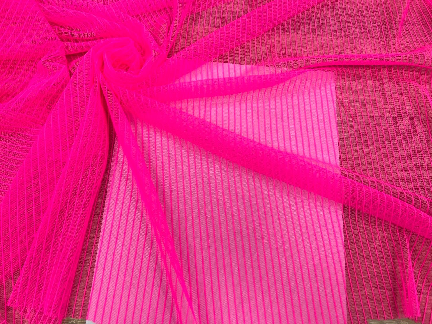 Elastic striped mesh stripe pink neon 1 meter