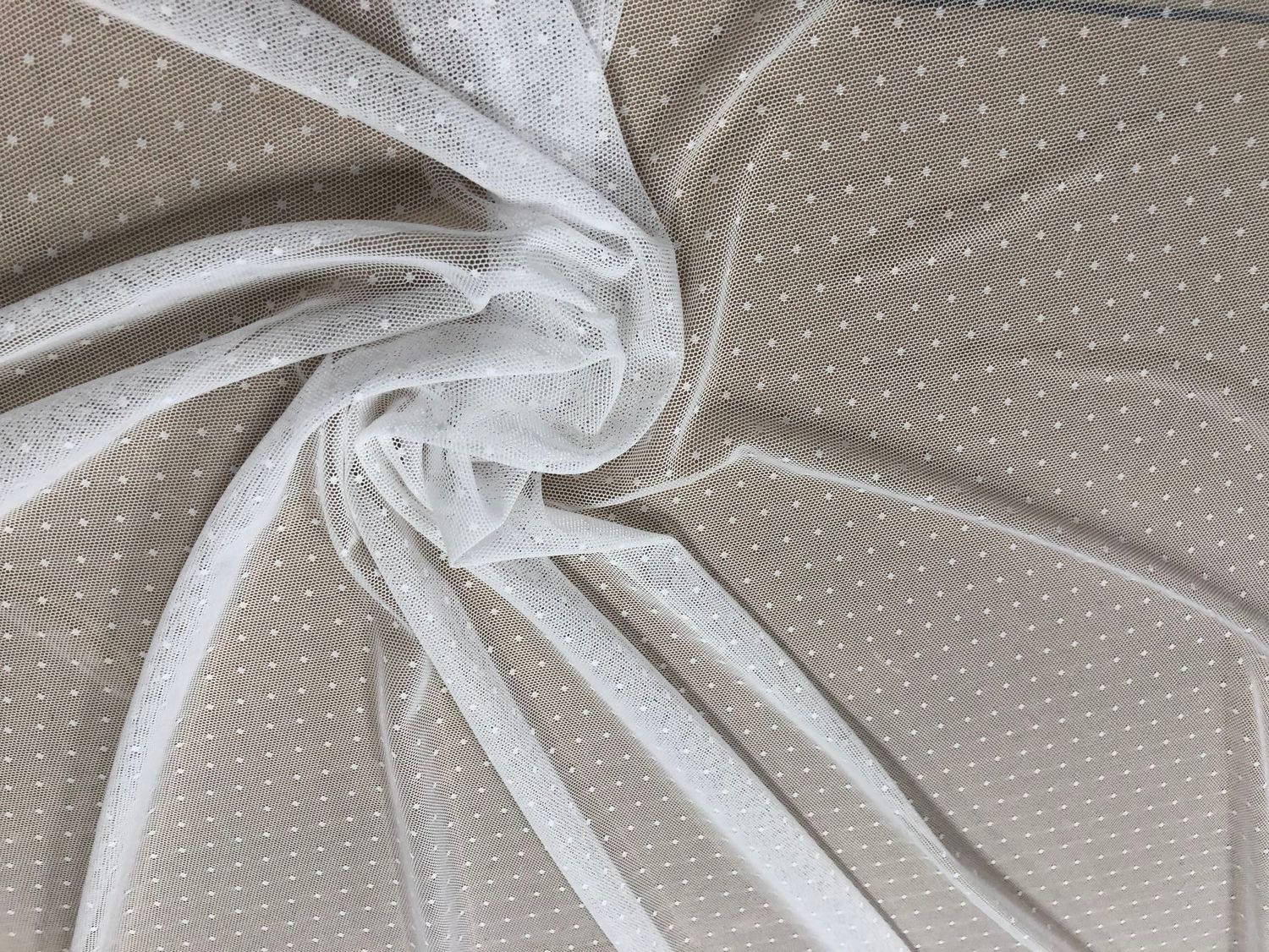 Elastic dot mesh 2mm white 1meter