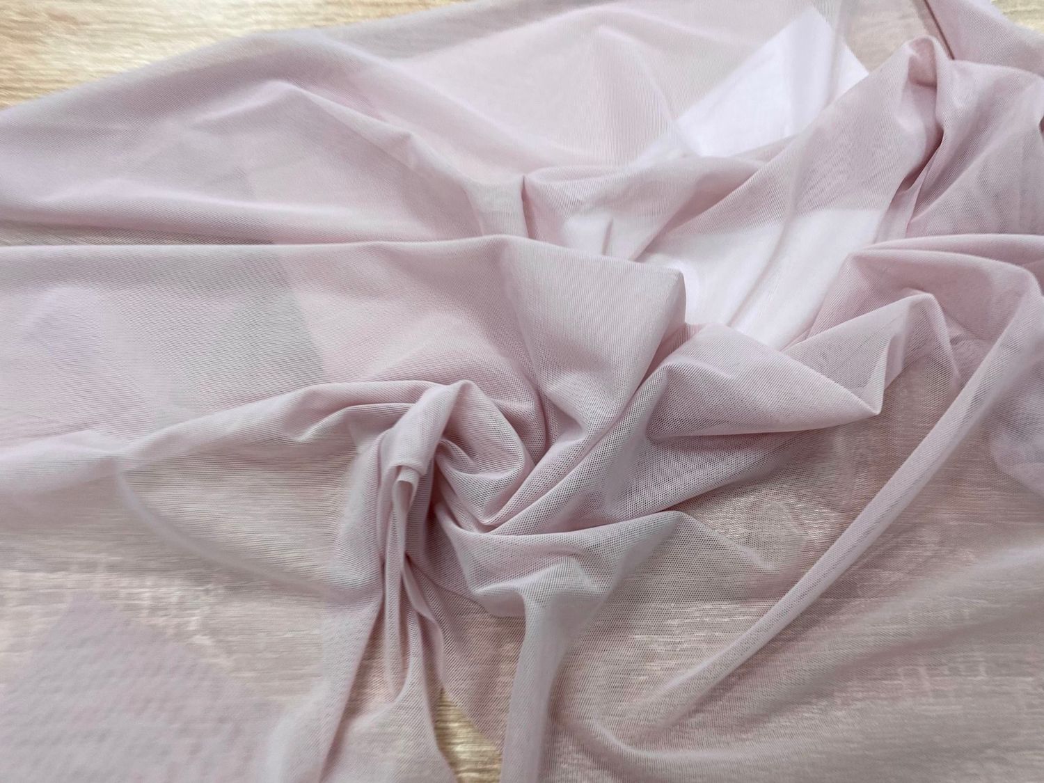 Elastic mesh dusty pink 1meter