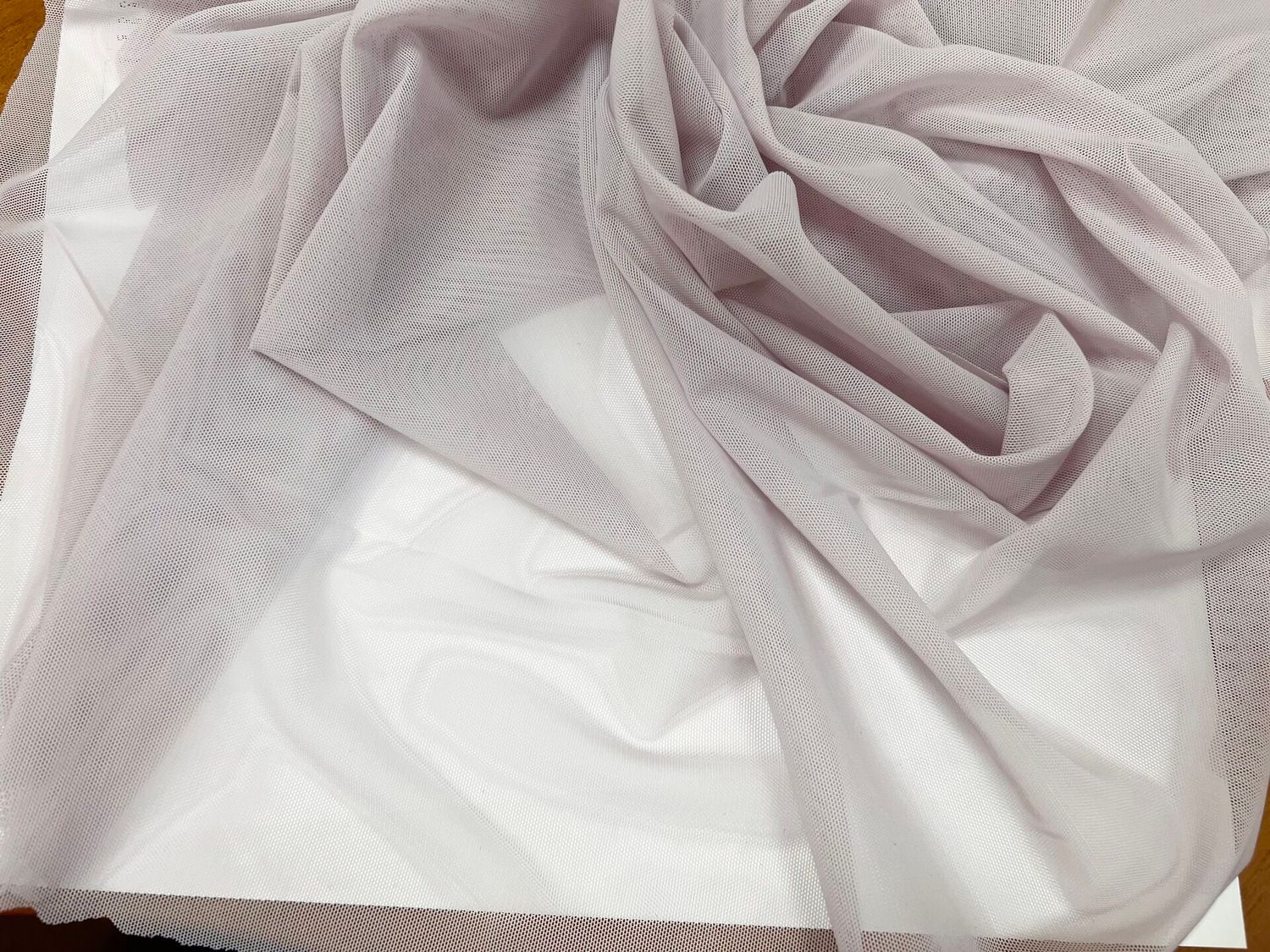 Elastic mesh grey-lilac 1meter