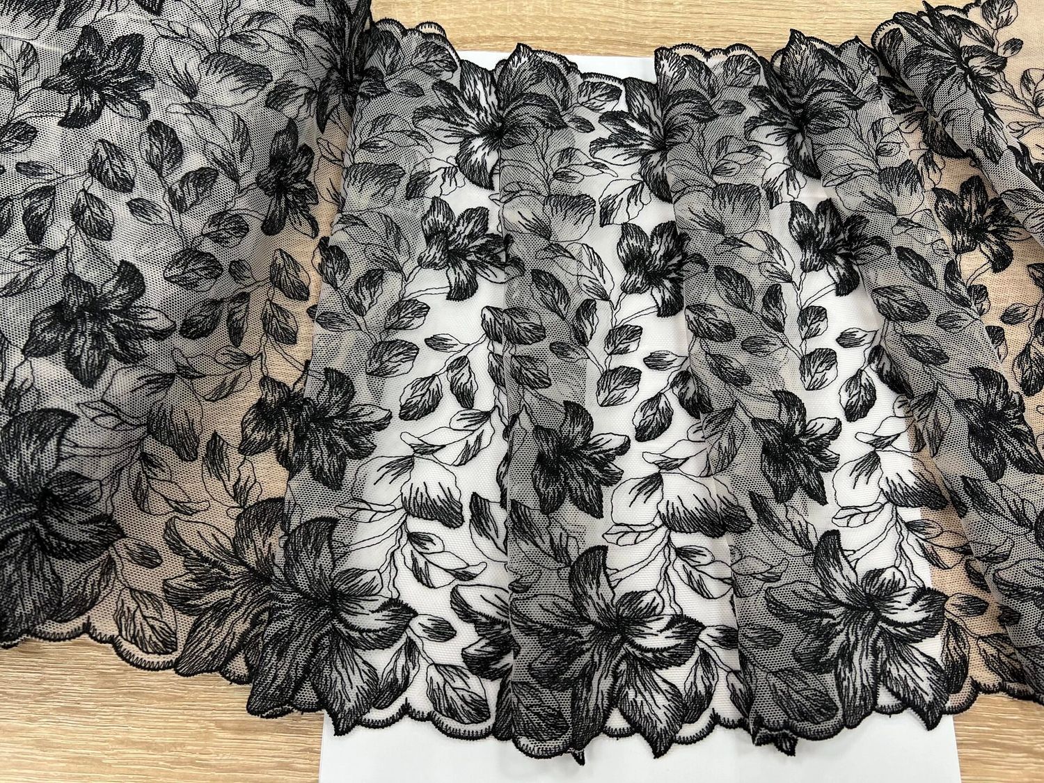 Embroidered mesh lace MD-8005 dusty-white/black