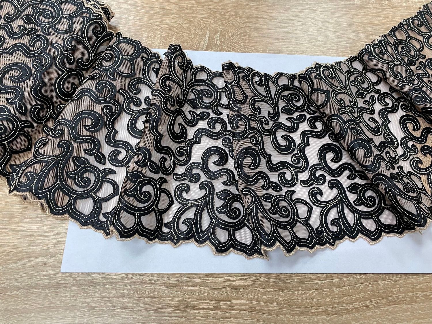 Embroidered mesh lace NV-9064 beige/black
