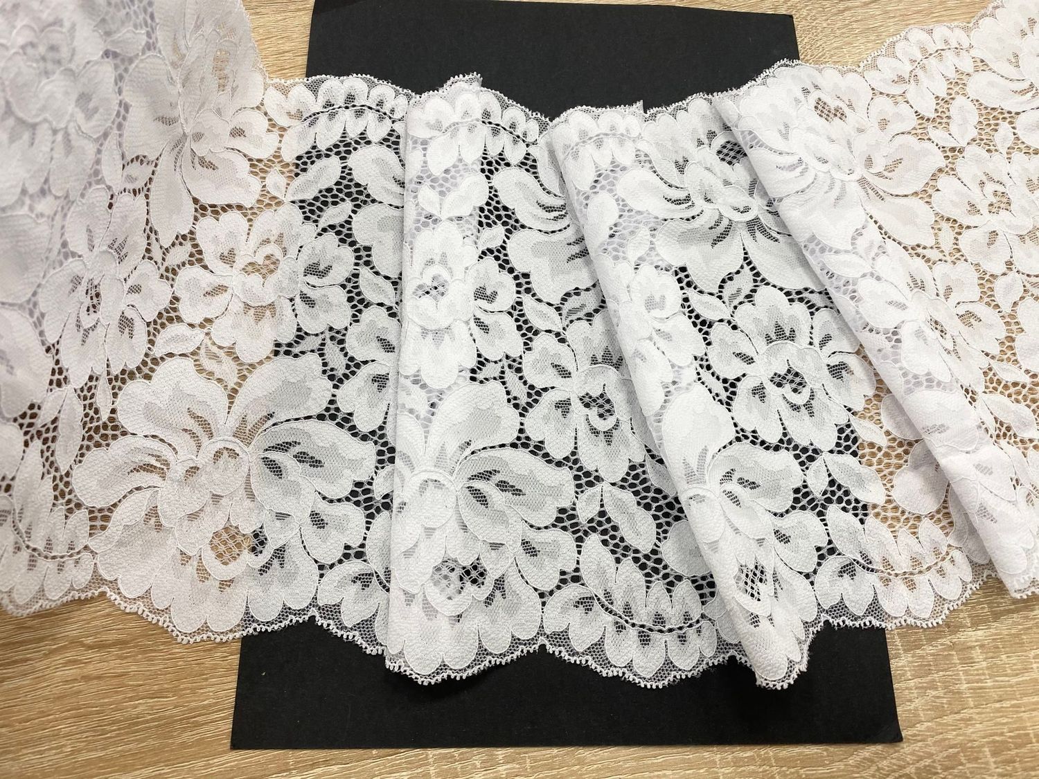 Elastic lace white 22cm