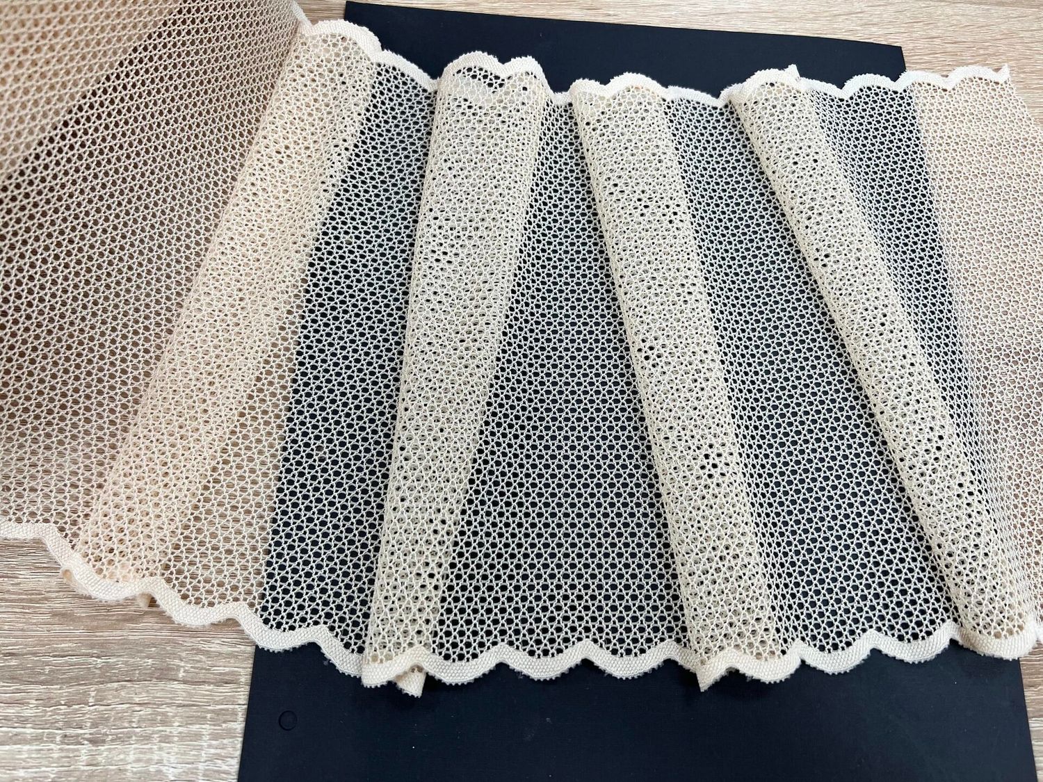 Elastic lace beige cell 21cm