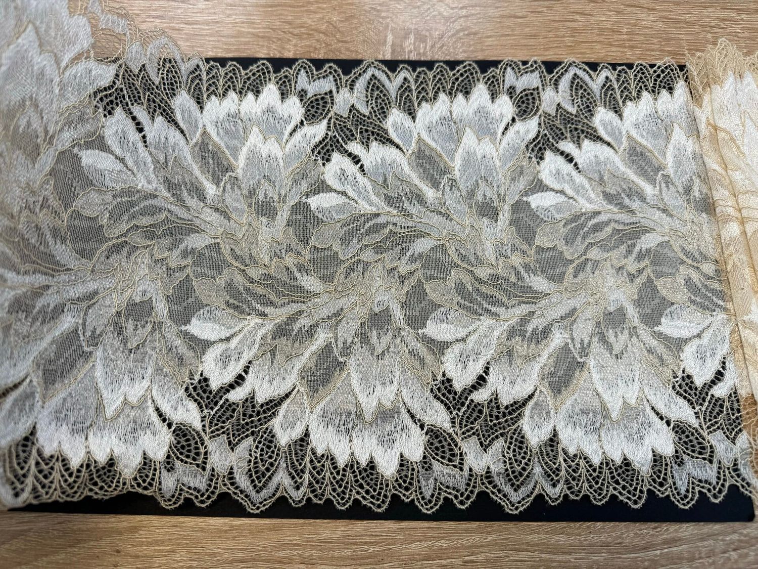 Elastic lace E4313-2 beige/ecru
