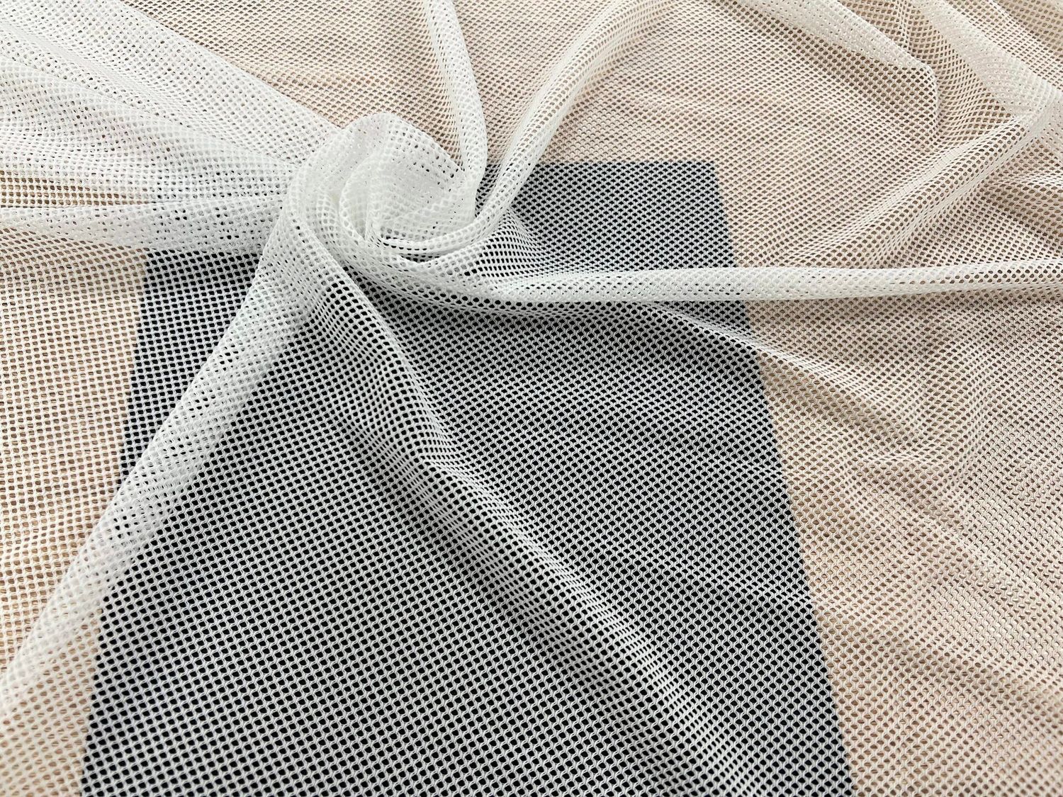 Elastic large-cell mesh XU-341083 ecru