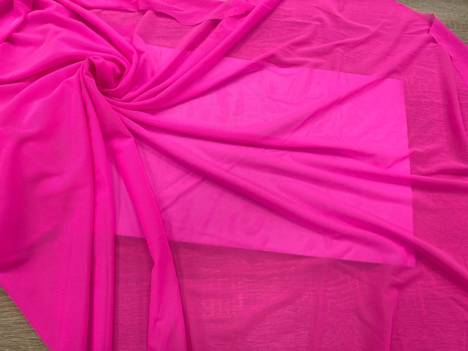 Elastic mesh neon pink 1meter