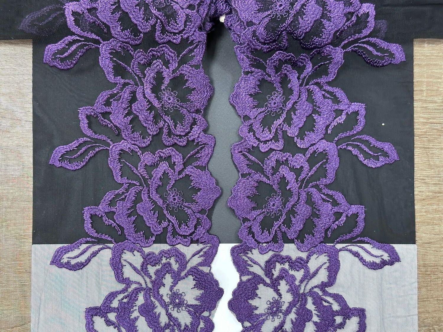 embroidery on elastic mesh FD-7504 black/violet