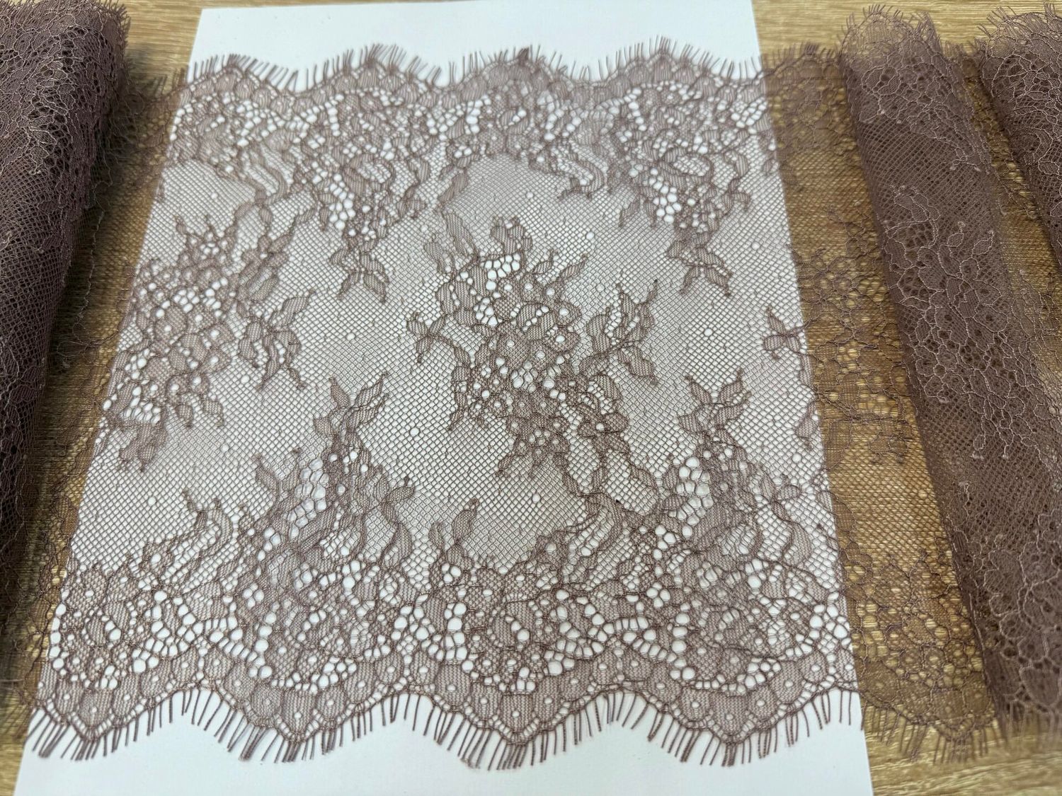 Chantilly lacecoffee-lilac (23 x 300cm )